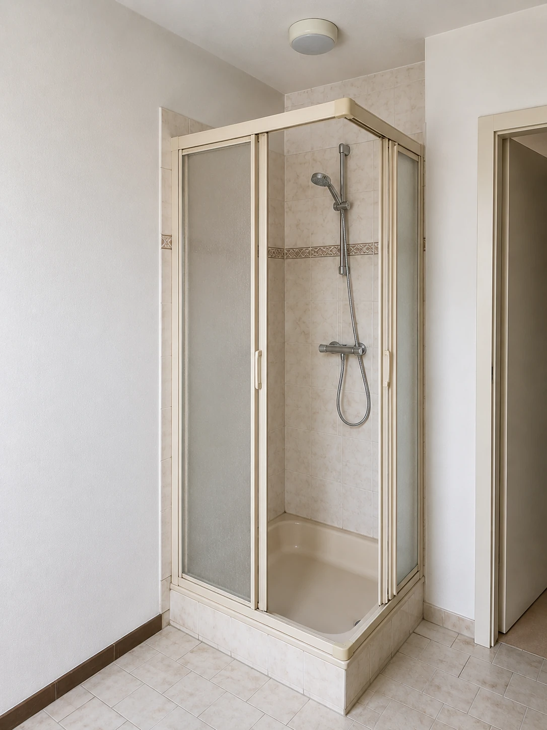 Alte Dusche aus den 80ern Alte Dusche aus den 80ern